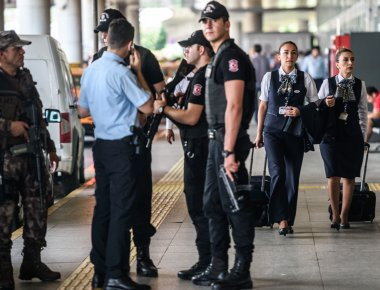 Τουρκία: Συναγερμός για βόμβα σε αεροπλάνο στο αεροδρόμιο της Κων/ πολης (βίντεο)